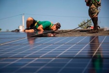 “태양광 사업 결함 숨겨” 폭로에…테슬라, 한때 천슬라 깨졌다