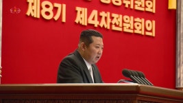 김정은, 김여정과 금수산태양궁 참배… “장엄한 투쟁 수행 확신”