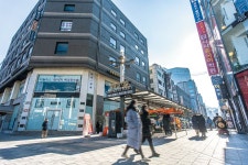 KFC 너마저… 종로 사장님들의 절규 “이제 장사의 神이 와도 못살립니다”