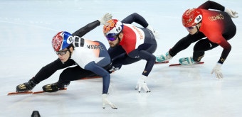 男쇼트트랙 1000m 예선 모두 1위로 통과… 황대헌은 올림픽 신기록