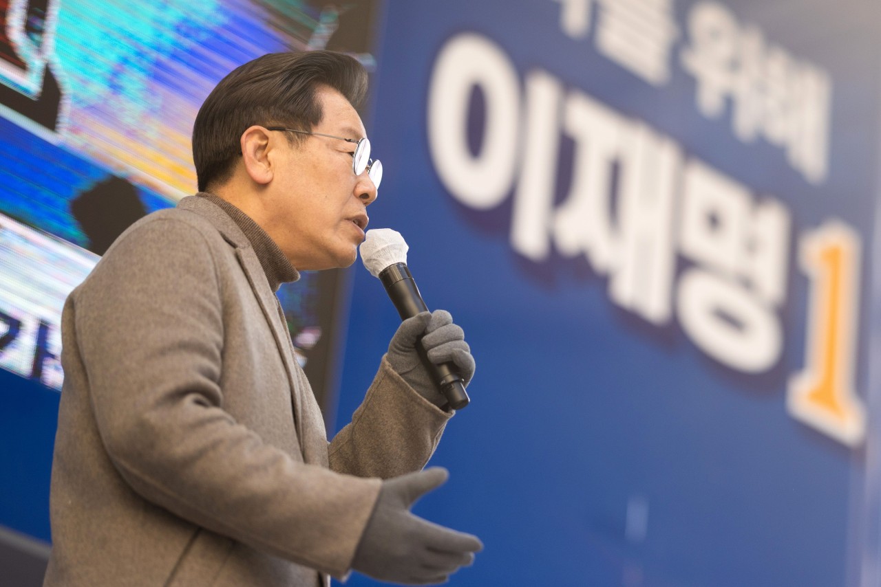 김문수, 이재명에 주한미군 점령군 발언 사과하고 한미동맹 확고히 촉구