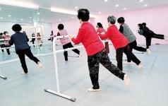 발레 초급반 절반은 중장년… “젊음·여성성 찾는 거 같아 좋다”