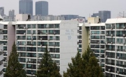 ‘1주택 서약’ 민주당 의원, 지역구 집 팔고 은마아파트 남겼다