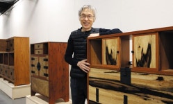 “나무가 품은 자연의 무늬를 되살리죠”
