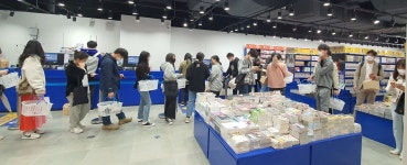 요즘 홍대는 오타쿠 성지?…애니덕후, 홍대를 습격하다 [라인업]