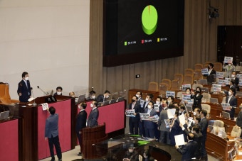민주·정의 짓밟은 민주·정의당… 3일 검수완박법 못 박는다