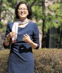 정보라 “등단한 적도 없는데 부커상 후보… 난 사기꾼인가봐요”