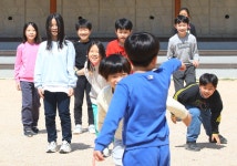 [더 한장] 마스크 벗고 , 미소 입고