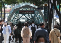 서울서 가장 붐비는 지하철역은 강남역, 버스정류장은 고속터미널
