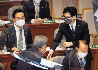 민주 “정치검사 출세”… 한동훈 “지난 3년이 가장 심해”