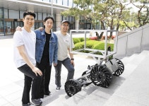 계단 오르는 배달로봇, 사내 벤처 작품입니다