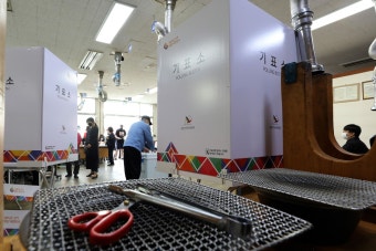 “오늘 투표 맛집은 여기”…고깃집‧카페‧야구장, ‘이색 투표소’ 눈길