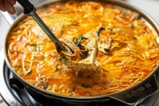 아삭한 까맹이 토마토와 수달, 개산삼까지… 모두 여기 첩첩산중에 있답니다