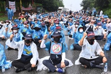 대우조선만이 아니었다... 화물연대 51일째 시위, 소주공장 봉쇄