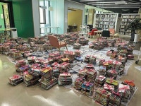 양재도서관 3만권 중 1만권이 잠겼다