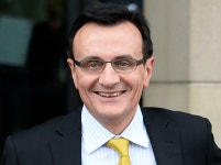 그리스의 유대인 수의사, 세계 1위 제약사 CEO 되다 [글로벌 노마드]