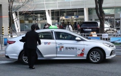“타보이소, 웃돈 안줘도 콜 잡힙니데이”… 카카오 독주 막는 동백택시
