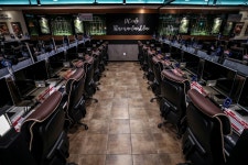 2만개 넘었던 PC방, 10여년만에 절반 사라졌다, 왜?