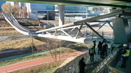 “육교 가운데가 주저 앉은 느낌” 붕괴 나흘 전 올라온 신고글