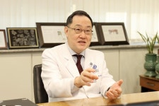 “무서운 병원은 옛말...의료·고객 서비스 두 마리 토끼 잡았죠” 하종원 세브란스 병원장
