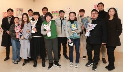 “가장 좋아하는 미술, 일로 계속할 수 있어 좋아요”