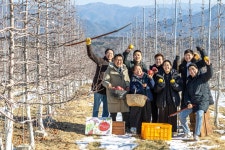 전설의 입시학원 접고… 그는 왜 대한민국 최북단에 사과밭 일궜나