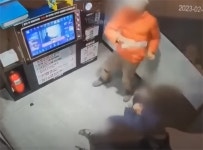 각목·마이크로 노래방 기계 ‘퍽퍽’…아이 부모 “촉법소년이라 책임 없어”