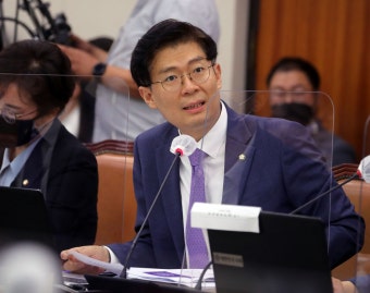 조정훈 “김건희 특검법? 대통령과 영부인 이혼하라는 거냐”