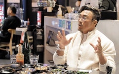 [TV조선] 신사동 고깃집 찾은 추성훈