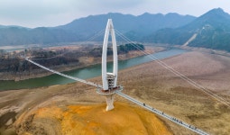 걸어서 붕어섬까지… 임실 출렁다리 열렸다