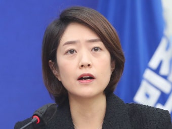 野고민정 “돈 봉투 사건, 尹정권과의 싸움 무력하게 만들어”
