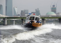 “검은 봉지만 봐도 철렁” 하루 10번꼴 출동, 한강 지키며 울고 웃는다