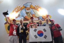 나폴리 피자의 王, 한국에서 나왔다
