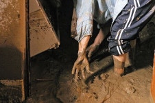 “저녁부터 산이 우우우~ 울어… 새벽녘 10여채 순식간에 덮쳤다”