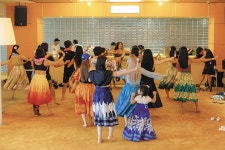 골프장이 테니스장, 클럽하우스가 풀파티장… 스포츠케이션이 뜬다