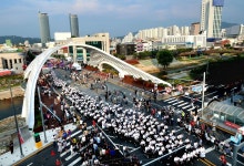 [더 한 장] 한여름 밤의 꿈 ‘대전 0시 축제’