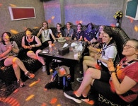 스웨덴·영국 잼버리팀, 명동 노래방서 다시 뭉쳐