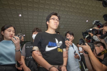 ‘신림 성폭행 살인’ 최윤종 검찰 송치, 군 복무 때 무장 탈영 전력도