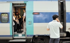 KTX 매진·입석... 성묘객·가을 여행객 줄줄이 발 돌렸다