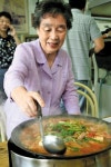 “미군부대서 빼온 재료로 잡탕... 부대찌개, 국민음식 될 줄이야”