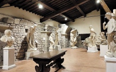 미켈란젤로가 태어나고 ‘모나리자’의 배경이 된 이탈리아 시골길을 걷다