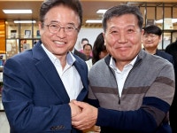 “포기하지 마세요”... 생환 1주년 맞아 경북 찾은 봉화 광부 박정하씨