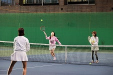 “구력 3년, 여자 한 명 急求” 실내 테니스 전성시대