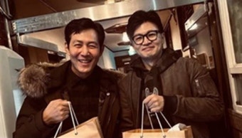 주말 밤 만나 밥 먹고 함께 차 타고 갔다…한동훈·이정재, 무슨 사이?