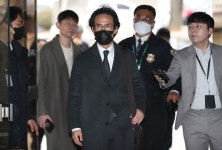 [단독] ‘200억대 횡령·배임’ 조현범 한국타이어 회장, 보석 석방