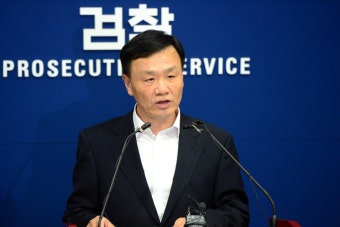 ‘수사 무마 의혹’ 임정혁 전 고검장, 검찰에 선임계 안 내고 세금계산서도 발행 안 해
