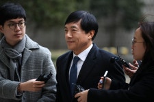 ‘수사 외압’ 이성윤에 2심 징역 2년 구형...검찰 “1심 무죄 비상식”
