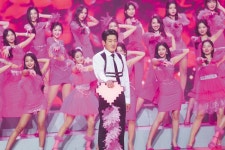 핫핑크로 갈아입은 ‘미스트롯3’… 노래 실력 빼고 다 바꿨다