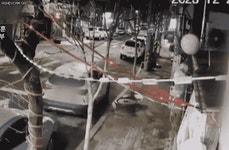 번쩍하더니 상가 거리 아수라장...LPG 가스통 폭발 CCTV 보니