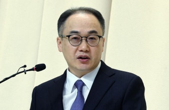 총선 앞 ‘정치 테러’ 비상…검찰총장 “‘정치적 폭력범죄’에 수사 역량 집중”